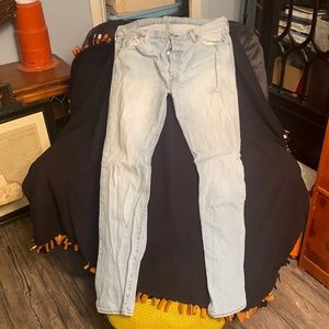 Men’s Levi jeans
